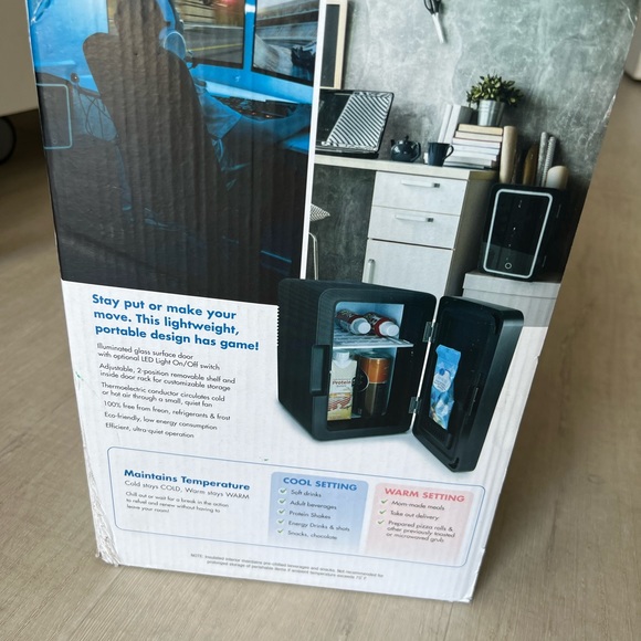 Mini fridge color black new - Picture 2 of 5
